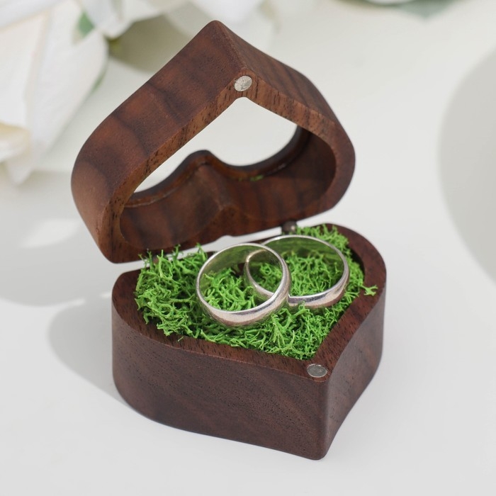 Шкатулка для колец Шкатулка для колец "Сердце", зеленая подушка, темное дерево