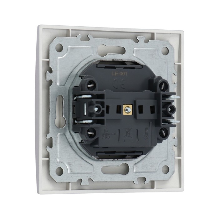 Розетка одноместная TOT Elegant, 10 А, скрытая, без з/к, серебристая Розетка одноместная TOT Elegant, 10 А, скрытая, без з/к, серебристая