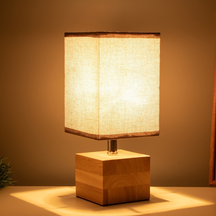 Лампа настольная Лампа настольная "Куб" 1х40Вт Е27 светлое дерево 11,5х11,5х27см