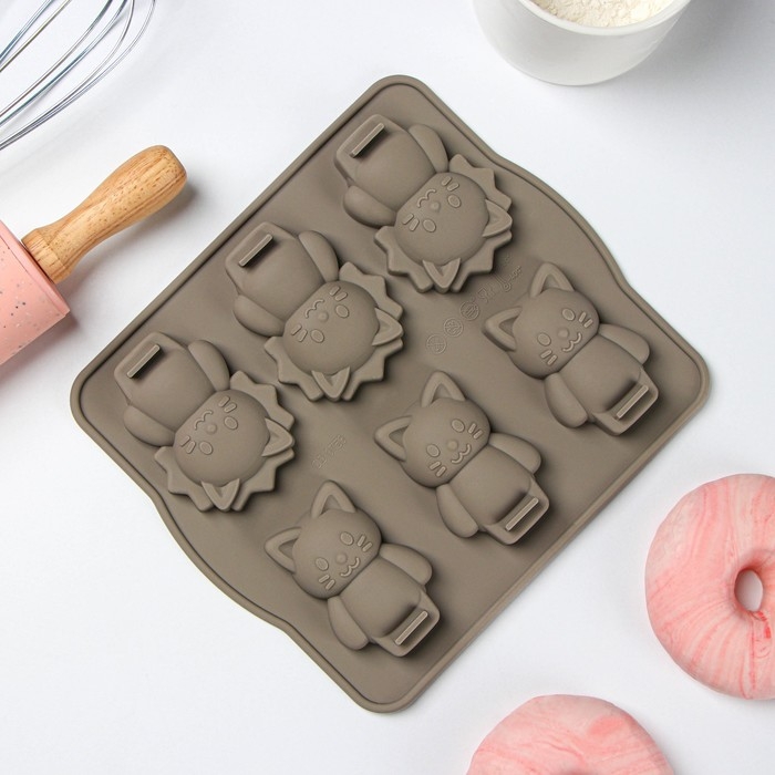 Форма для выпечки Доляна «Семейство кошачьих», силикон, 6 ячеек, 19,5×17,5 см, цвет серый Форма для выпечки Доляна «Семейство кошачьих», силикон, 6 ячеек, 19,5×17,5 см, цвет серый