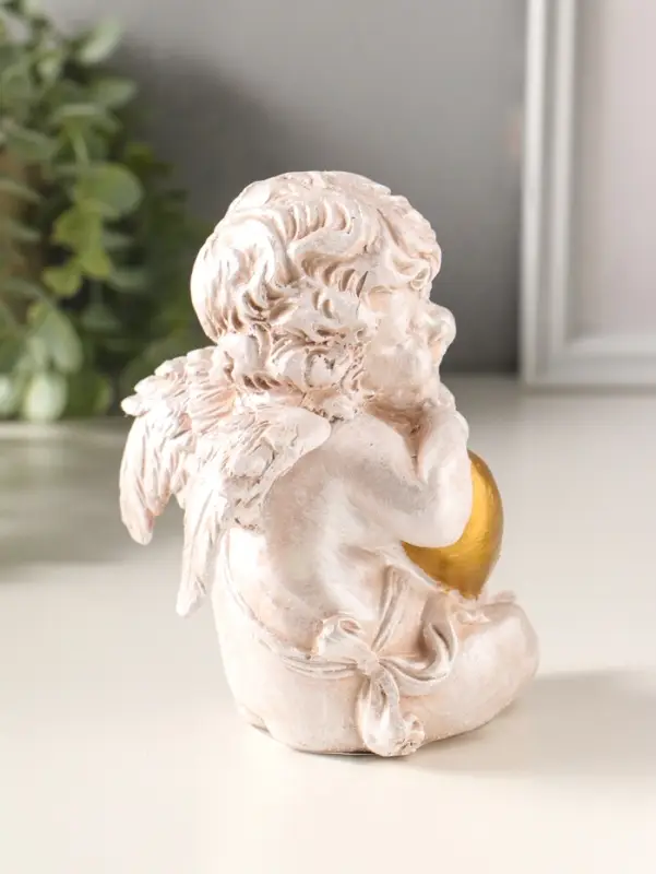 Фигура полистоун "Ангелочек с сердцем сидит" 14х13х10 см