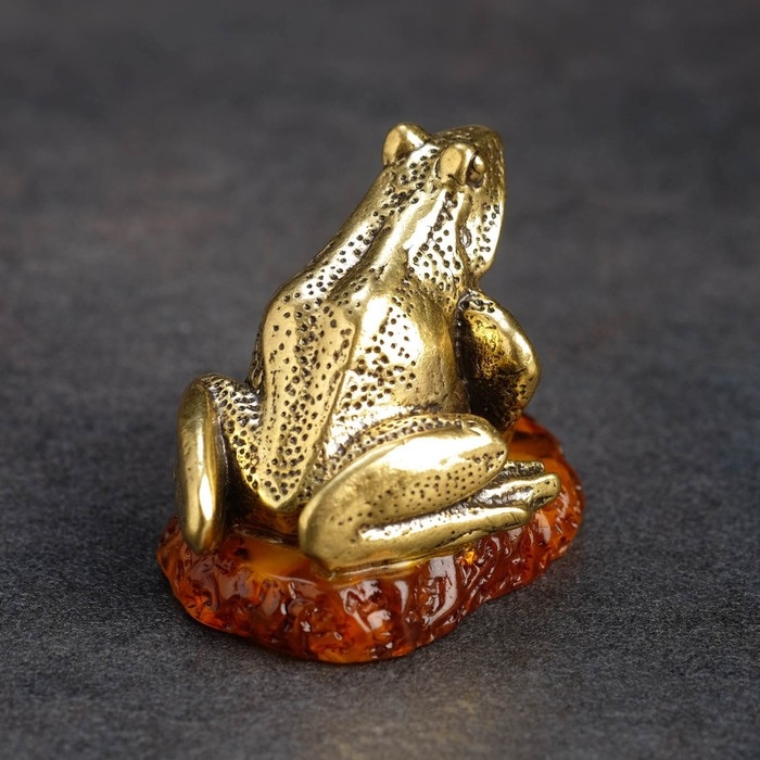 Сувенир Сувенир "Лягушка", 5х4 см, латунь, янтарь