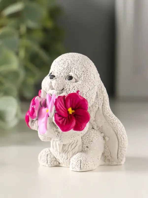 Статуэтка "Кролик с анютиными глазками" 6х6х4, цветной