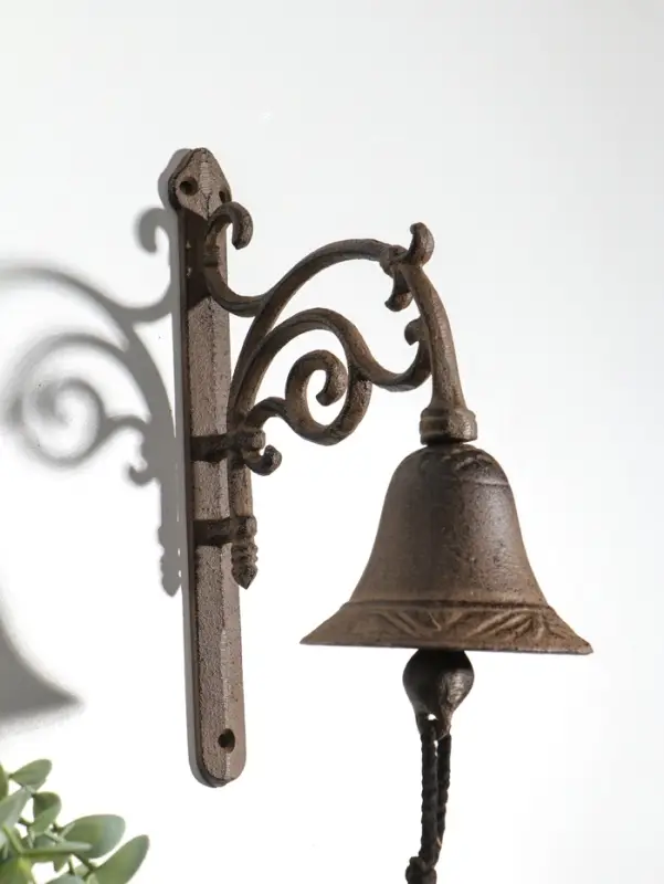 Колокол сувенирный чугун "Завитки - тонкие линии" 20х10,3х26 см