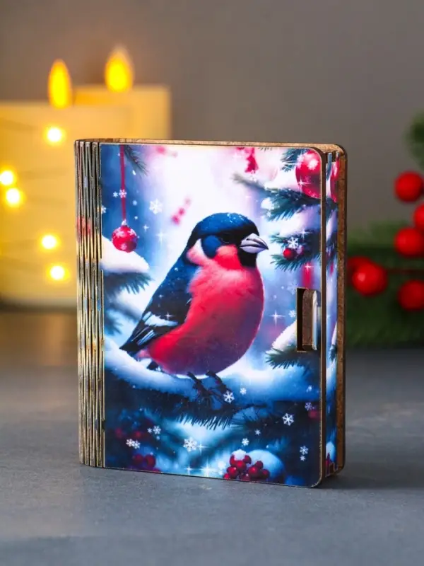 Шкатулка-конверт для для подарочных карт или денег № 1 "Снегирь на елке". 9,8х8,5х2 см.