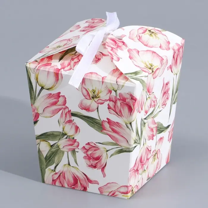 Коробка бонбоньерка, упаковка подарочная, «Цветы», 7.5 х 8 х 7.5 см