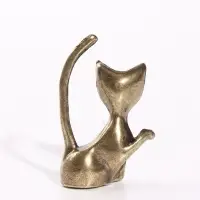 Фигурка декоративная &laquo;Кошка с поднятой лапкой&raquo;, металл, 2.6&times;1.2&times;4 см