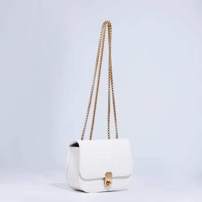 Сумка женская мессенджер на клапане, 18&times;7&times;13 см, со стёжкой, белая