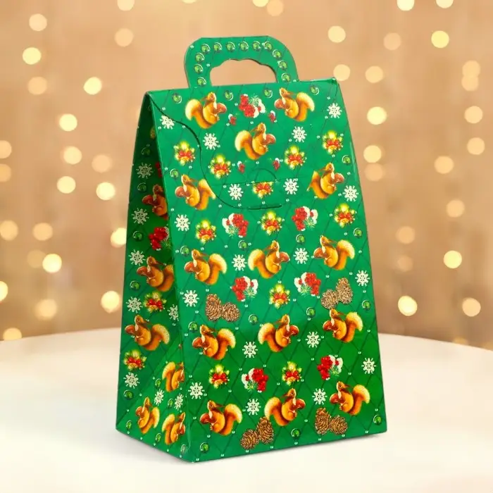 Подарочная коробка новогодняя Сумочка мини «Потерн праздничный грильяж» 140×100×223 см Подарочная коробка новогодняя Сумочка мини «Потерн праздничный грильяж» 140×100×223 см