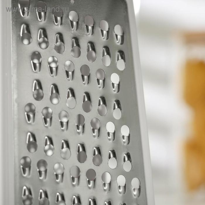 Тёрка с контейнером «Умелец», 13,5×9×21,5 см, ABS-пластик, нержавеющая сталь, цвет белый Тёрка с контейнером «Умелец», 13,5×9×21,5 см, ABS-пластик, нержавеющая сталь, цвет белый