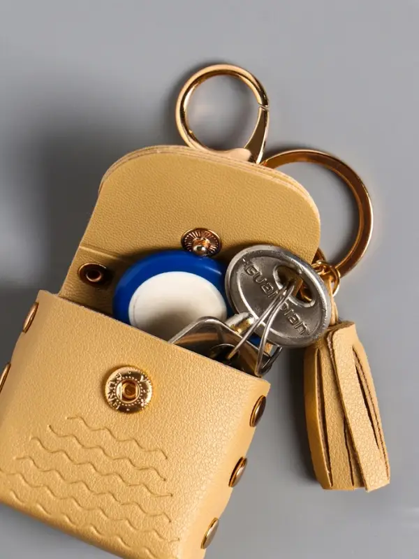 Брелок кожзам с карабином, с кистью Брелок кожзам с карабином, с кистью "Сумочка. Котик" сливочный 5х2,5х6 см