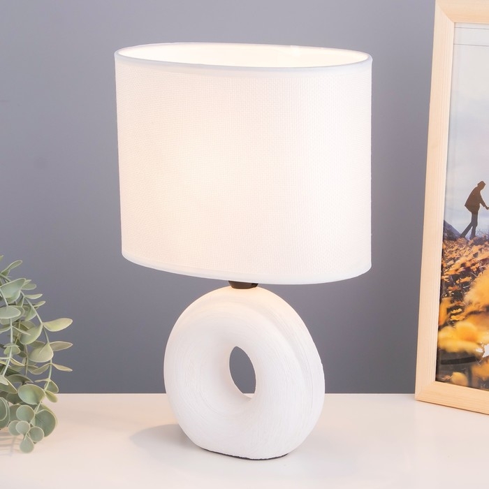 Настольная лампа Настольная лампа "Эдель" Е27 40Вт белый 12,5х20х29 см RISALUX