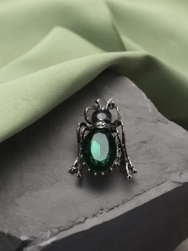 Брошь &laquo;Жук&raquo;, серо-зелёная в чернёном серебре