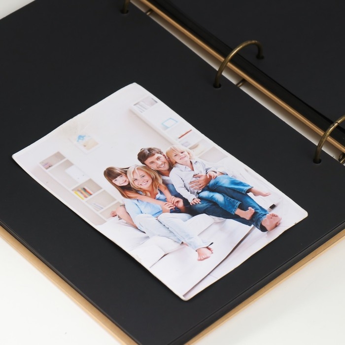 Фотоальбом на кольцах 30 листов Фотоальбом на кольцах 30 листов "Признание в любви" чёрные листы 26х18 см