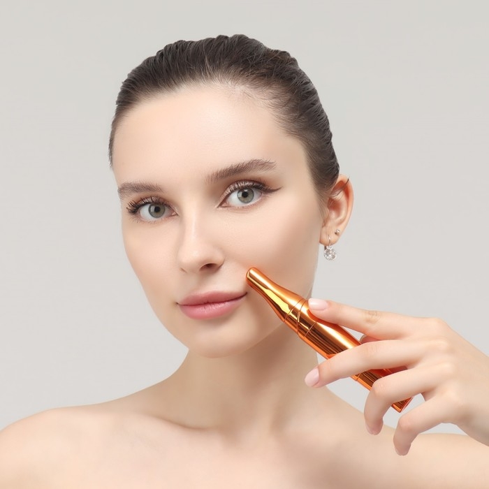 Массажёр для лица, 3,4 &times; 15 см, две насадки, цвет медный