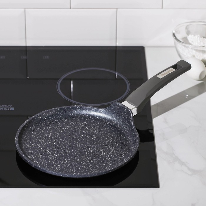 Сковорода блинная «Гранит», d=22 см, пластиковая ручка, антипригарное покрытие, цвет серый Сковорода блинная «Гранит», d=22 см, пластиковая ручка, антипригарное покрытие, цвет серый