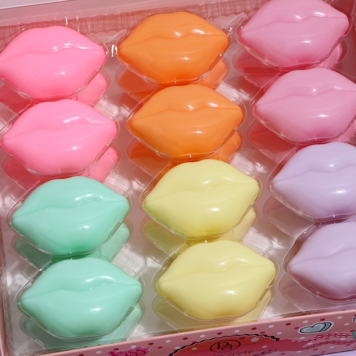 Бальзам для губ «Поцелуй», микс цветов и запахов Бальзам для губ «Поцелуй», микс цветов и запахов