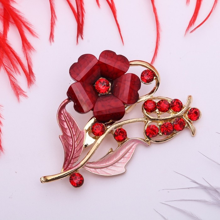 Брошь &laquo;Цветение&raquo;, цвет красный в золоте