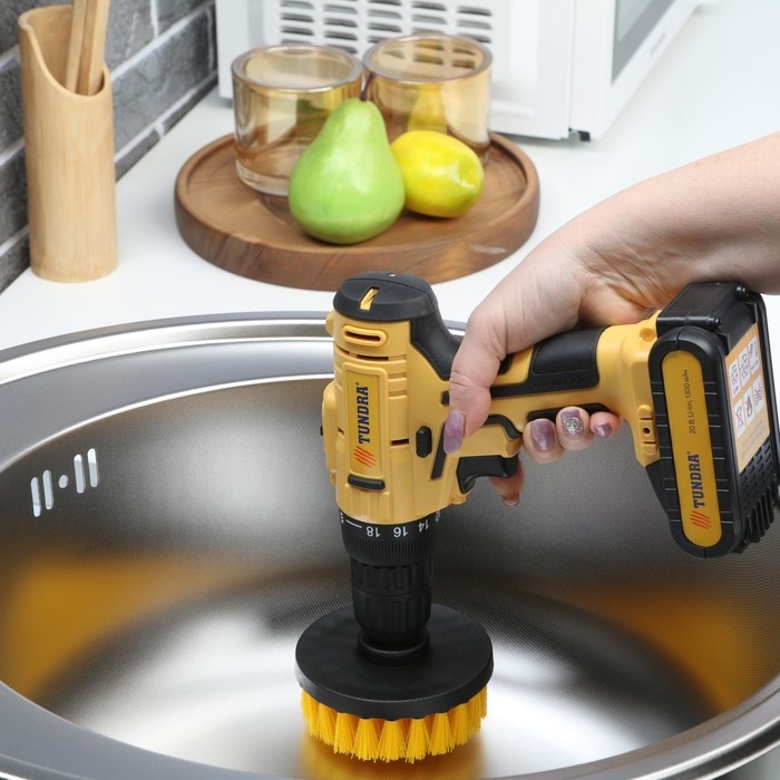 Насадка щетка на шуруповерт ТУНДРА, d=100 мм, высота 25 мм, шестигранный хвостовик Насадка щетка на шуруповерт ТУНДРА, d=100 мм, высота 25 мм, шестигранный хвостовик