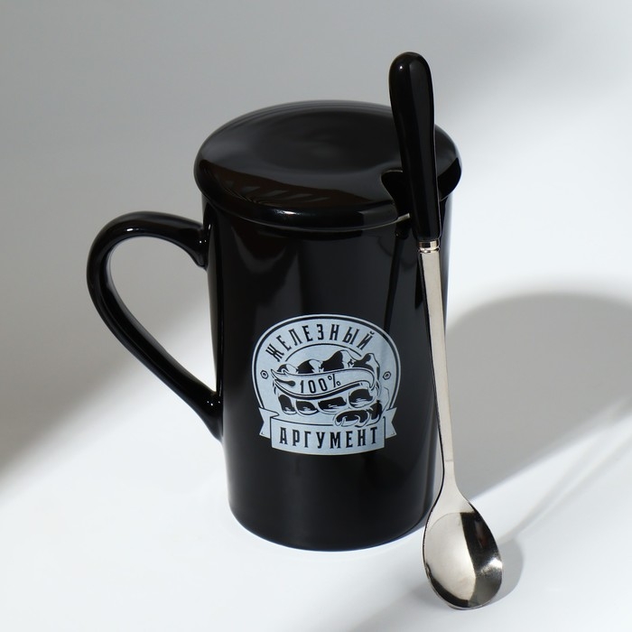 Кружка керамическая &laquo;Аргумент&raquo;, 420 мл, с ложкой и крышкой, цвет чёрный