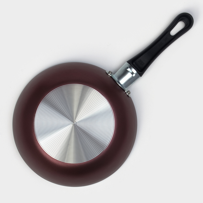 Сковорода «Хозяюшка», d=16 см, пластиковая ручка, антипригарное покрытие, цвет бордовый Сковорода «Хозяюшка», d=16 см, пластиковая ручка, антипригарное покрытие, цвет бордовый