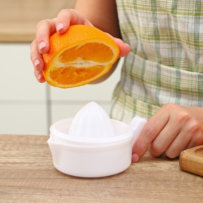 Соковыжималка Доляна, 11,5×8,5×9 см, цвет белый Соковыжималка Доляна, 11,5×8,5×9 см, цвет белый