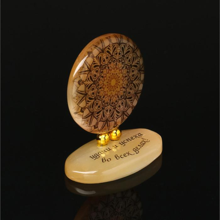 Изделие на подставке №1 Изделие на подставке №1"Мандала", селенит