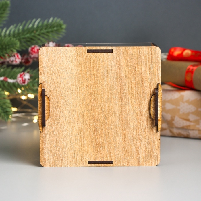 Новогодняя копилка с акрилом  Новогодняя копилка с акрилом "Змея. Кобра у ёлки" 12х12х4 см