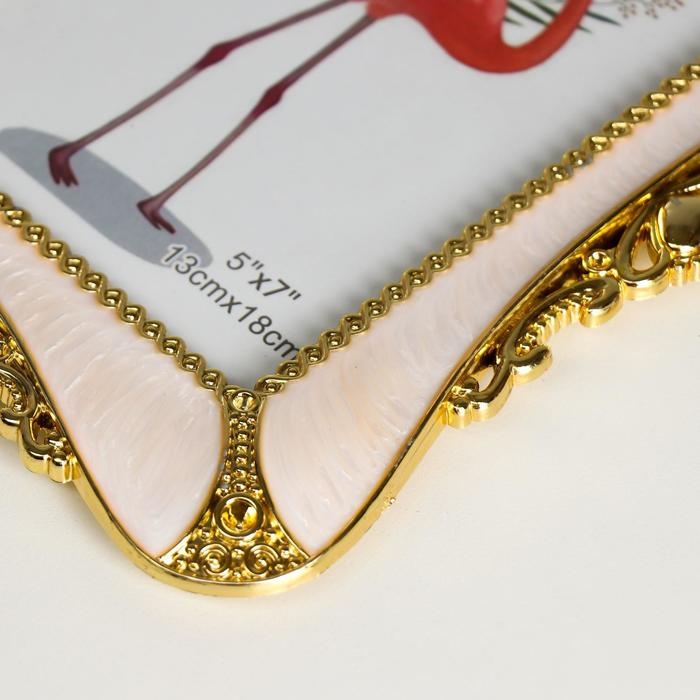 Фоторамка пластик под металл 13х18 см Фоторамка пластик под металл 13х18 см "Герцогиня" золото с белым 23х16,7 см