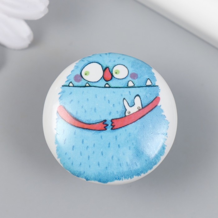 Ручка для шкатулки керамика, металл Ручка для шкатулки керамика, металл "Голубой монстрик с зайкой" 3,8х3,8х2,8 см