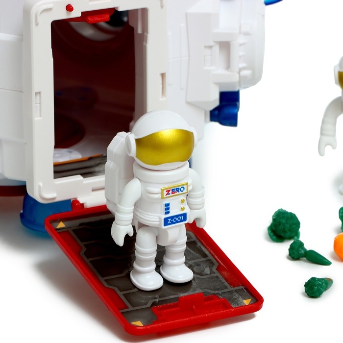 Парковка &laquo;Космическая станция&raquo;