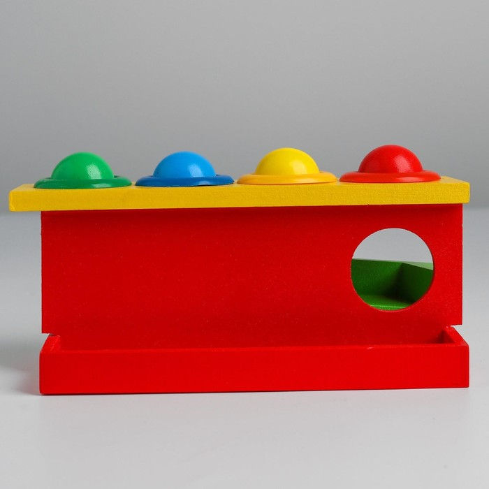 Стучалка на прямоугольном основании с 4 шариками, спуском и молоточком Стучалка на прямоугольном основании с 4 шариками, спуском и молоточком