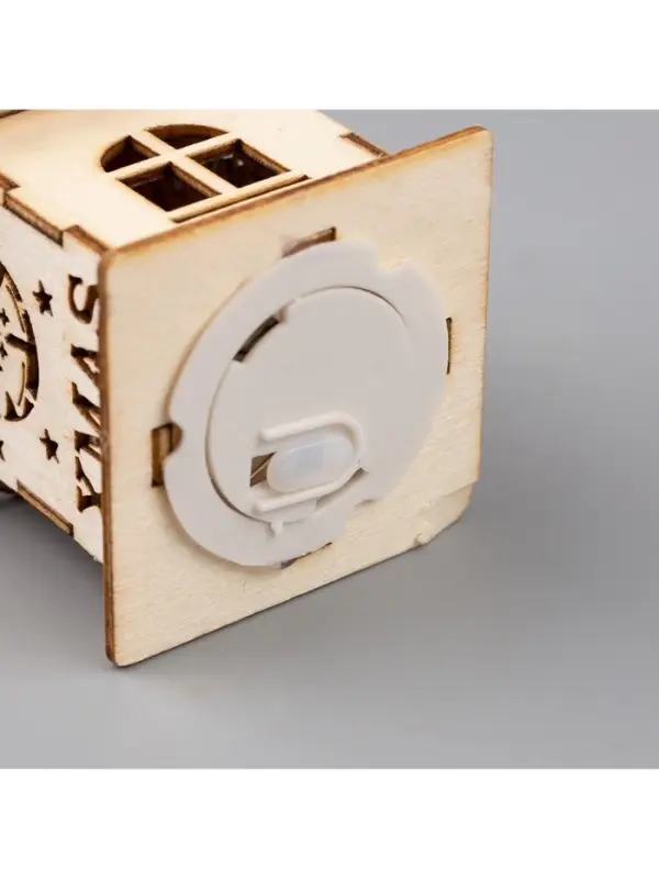 Ёлочная игрушка &laquo;Домик с колокольчиками&raquo;, 6&times;4.5&times;4.5 см, от батареек, свечение тёплое белое