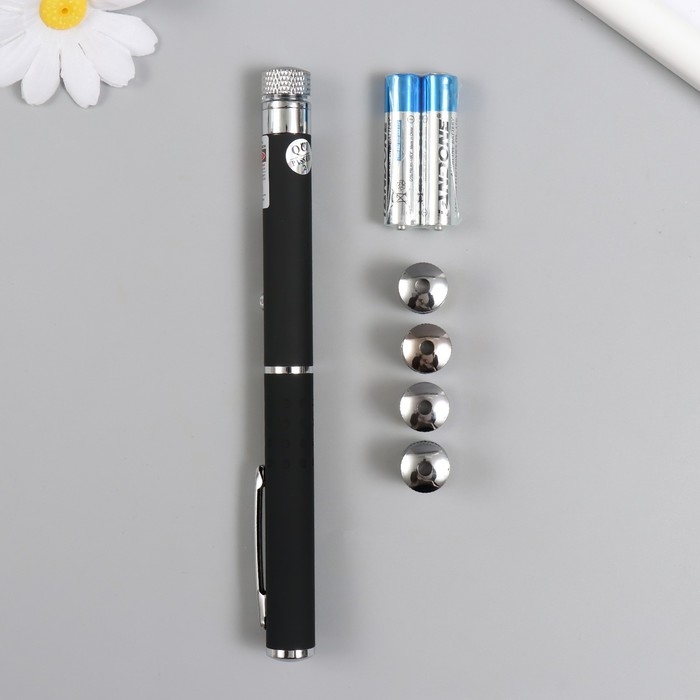 Указка лазерная 4 + 1 насадки от 2 х ААА 7,7х21 см Указка лазерная 4 + 1 насадки от 2 х ААА 7,7х21 см