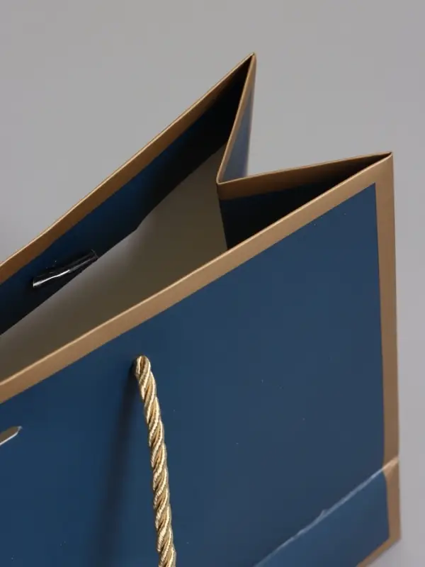 Пакет подарочный, черный , с бантом, 28 х 20 х 10 см