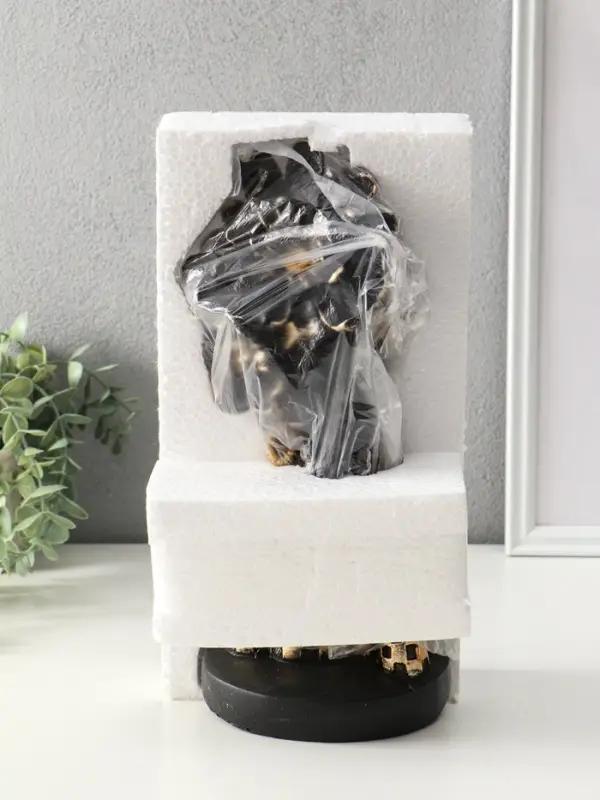 Бюст полистоун Бюст полистоун "Девушка с цветком, в наряде в клетку" чёрный 13,3х12,3х29,5 см