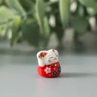 Фигурка керамика &laquo;Манэки-нэко с веером и в цветах&raquo;, 1.2&times;0.6&times;1.5 см, МИКС