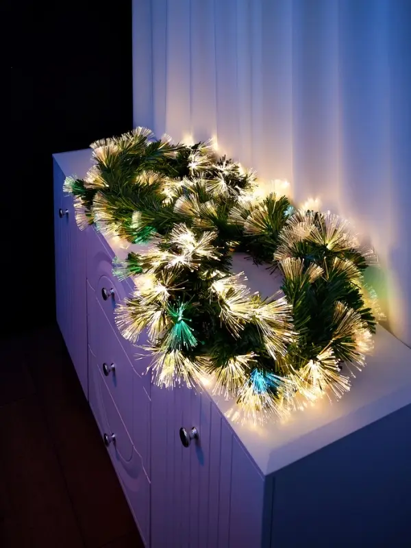 Хвойная гирлянда фиброоптическая «Вспышки» 200 см, автопереключение Хвойная гирлянда фиброоптическая «Вспышки» 200 см, автопереключение