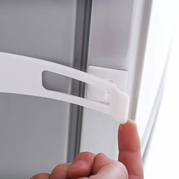 Блокиратор для выдвижных ящиков Крошка Я, универсальный, белый