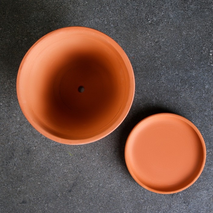 Горшок цветочный h13, d15, 1,2л, терракот Горшок цветочный h13, d15, 1,2л, терракот