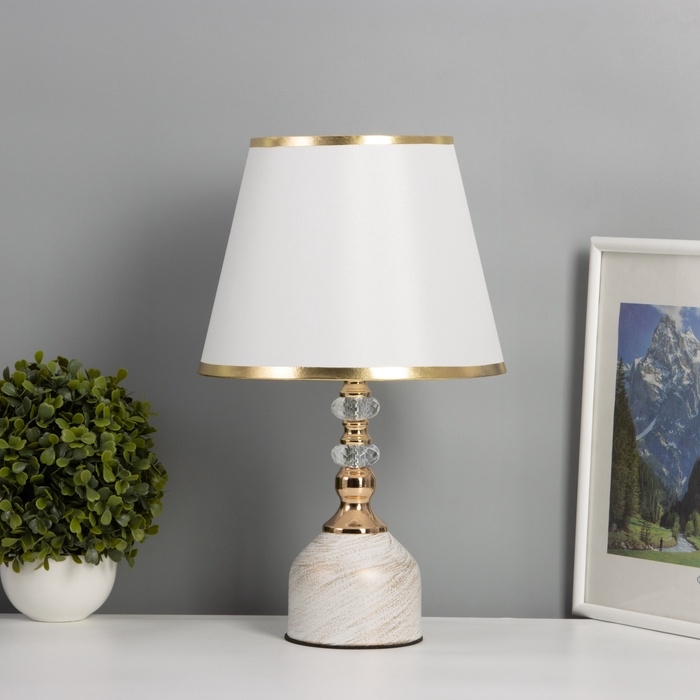 Лампа настольная Лампа настольная "Эдикт" 1х40Вт Е27 белый/золото 27х27х45см