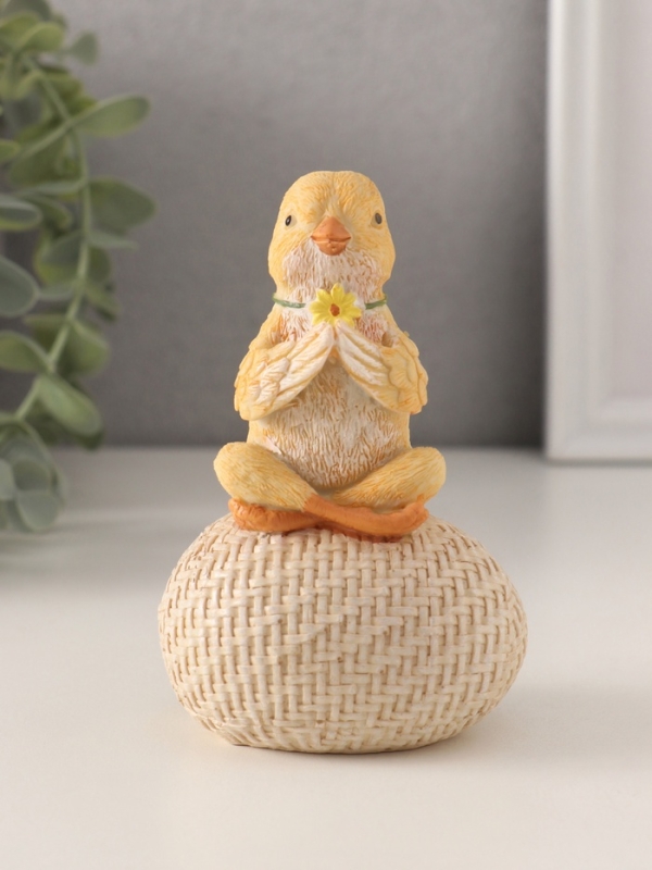 Сувенир полистоун  Сувенир полистоун "Цыплёнок на яйце - дзен" 7,5х5,5х11,5 см
