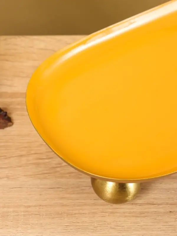 Блюдо сервировочное текстурное на золотых ножках сферах «Песок», 29×15.5×7 +/- 0.5 см