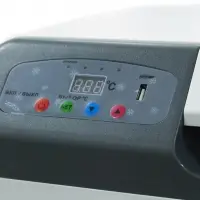 Холодильник автомобильный AVS CC-27WBC(программное цифровое управление, USB-порт)  27л 12V/24V/220V