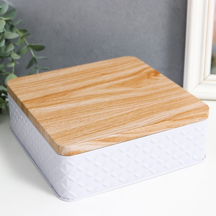 Шкатулка металл квадрат Шкатулка металл квадрат "Ромбы" белая, крышка под дерево 6х17х17 см