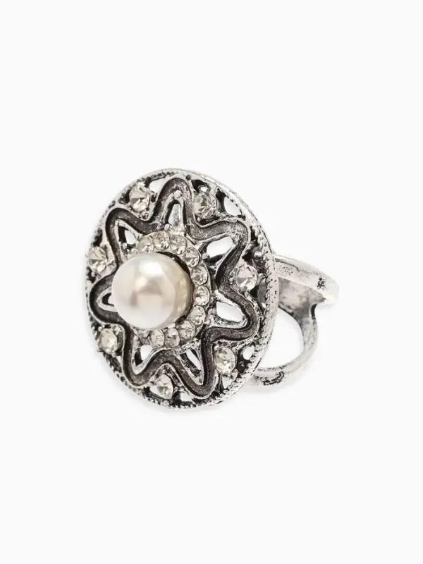 Кольцо для платка Кольцо для платка "Цветок в круге", цвет белый в чернёном серебре