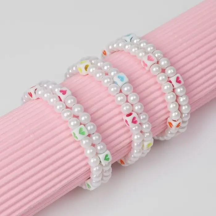 Браслет-пружинка детский «Выбражулька» сердечки в кубике, цвет белый Браслет-пружинка детский «Выбражулька» сердечки в кубике, цвет белый