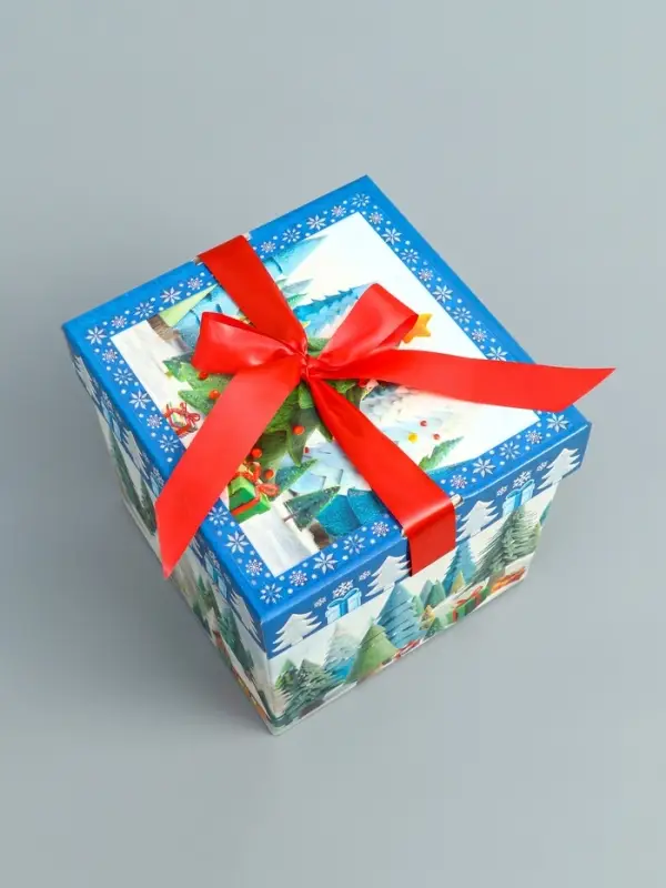 Подарочная новогодняя коробка крышка-дно с атласной лентой 17×17×17 см Подарочная новогодняя коробка крышка-дно с атласной лентой 17×17×17 см