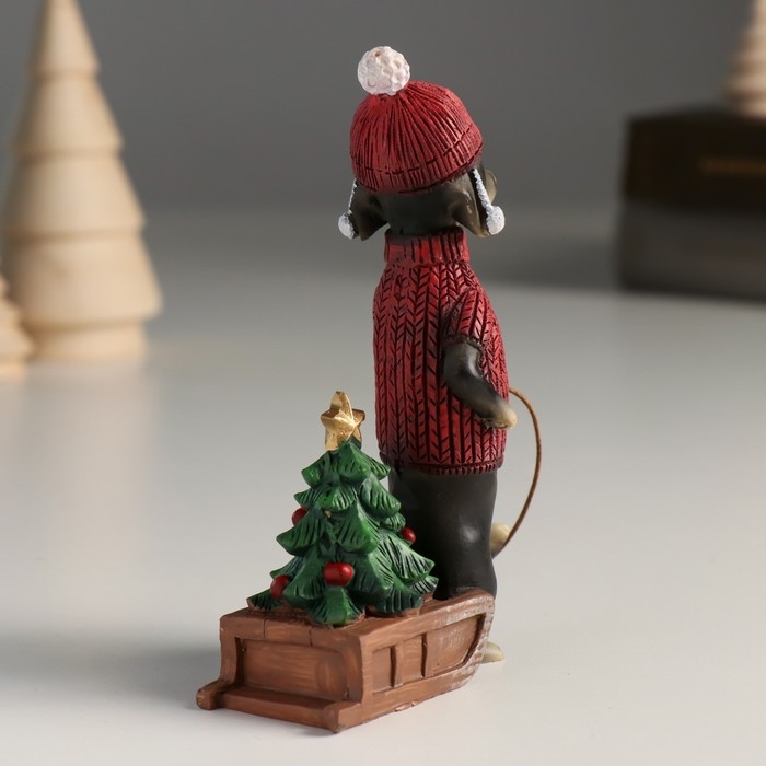 Сувенир полистоун Сувенир полистоун "Такса в свитере и шапке везёт ёлочку на санках" 8х4х12,5 см