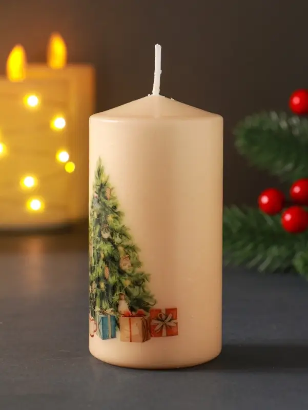 Свеча столб 50х100мм с декором, мишка, бежевая Свеча столб 50х100мм с декором, мишка, бежевая